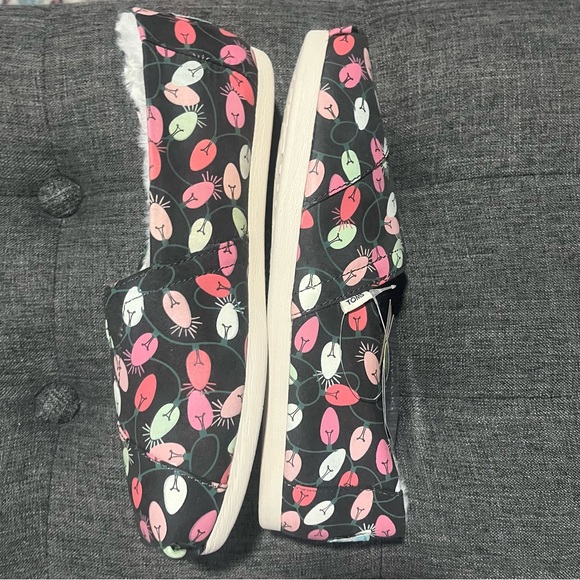 BNWT! Toms Women’s Alpargata Slipper - Size 6.5 - Glow in the Dark! - Picture 3 of 6